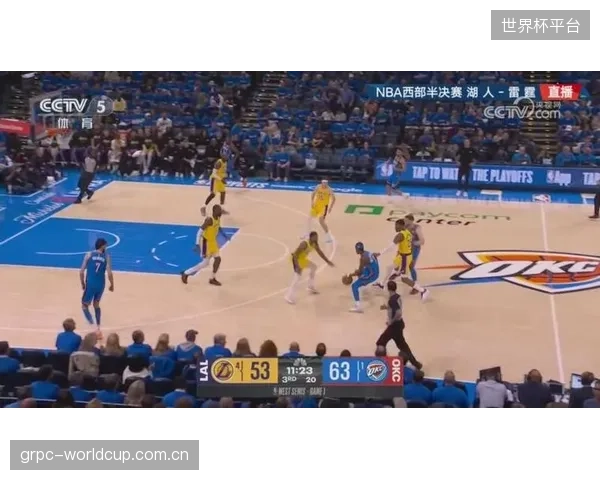 亚历山大通过挡拆吸引约基奇防守，为霍姆格伦创造了顺下得分空间。